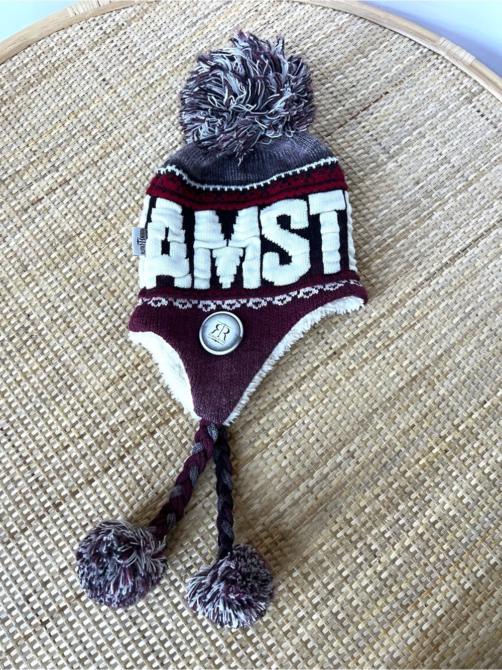 Robin Ruth Amsterdam travel souvenir earflap Toboggan beanie apres ski Y2K hat